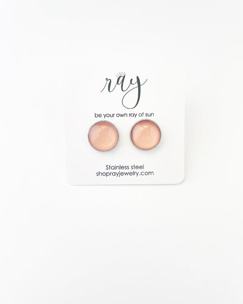 Studs - Peach luminous studs