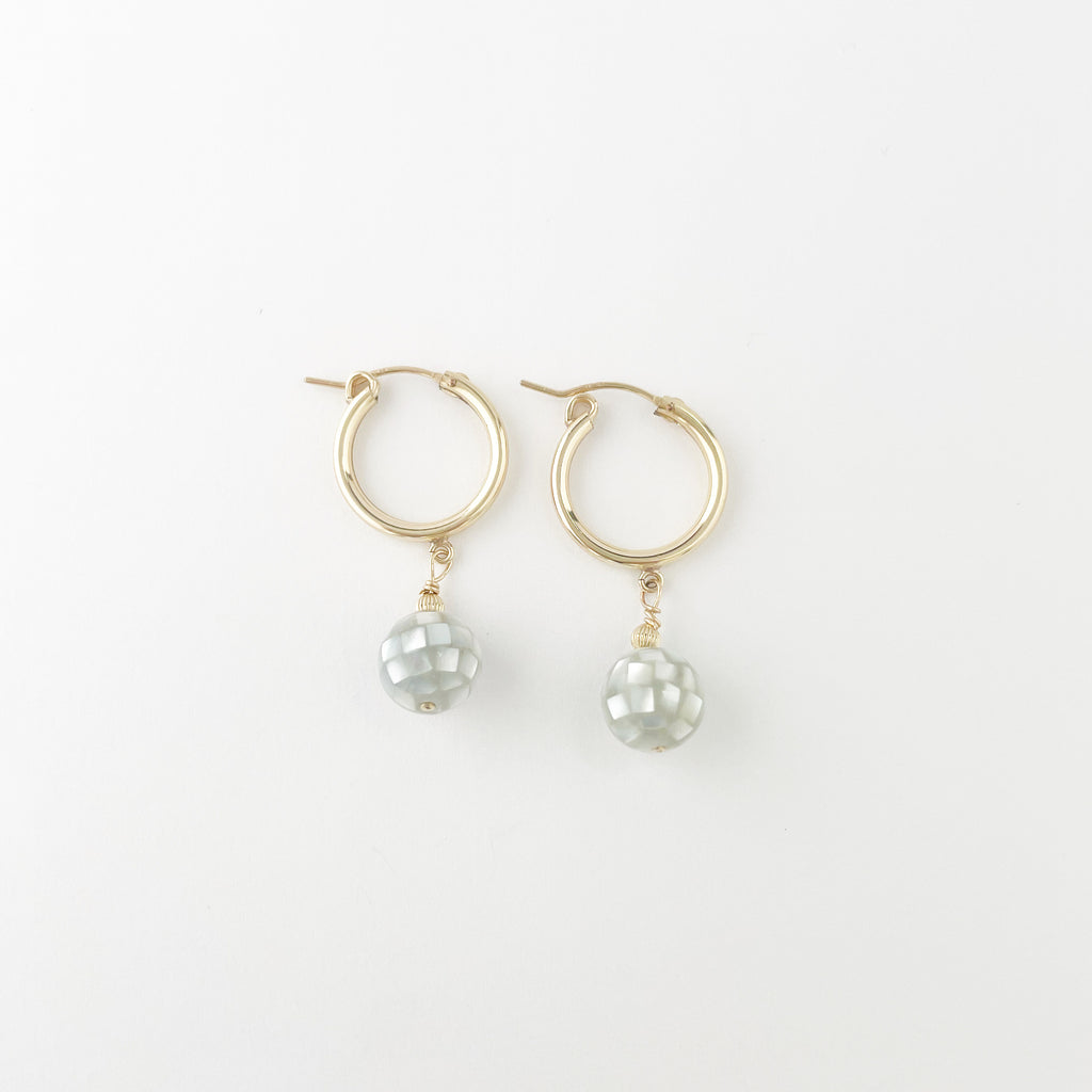 Medium gold Hoops with mosaic Grey pearls